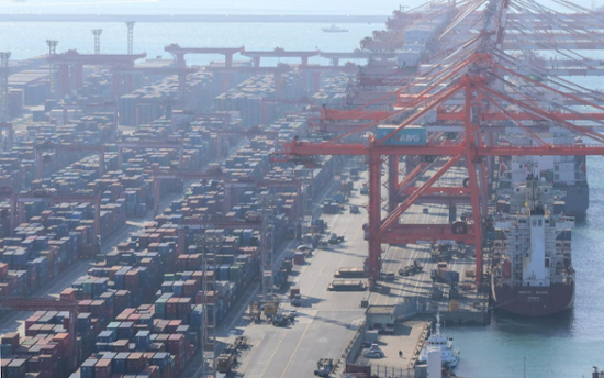 Korea's ICT exports jump 24 % in Dec. on robust chip demand