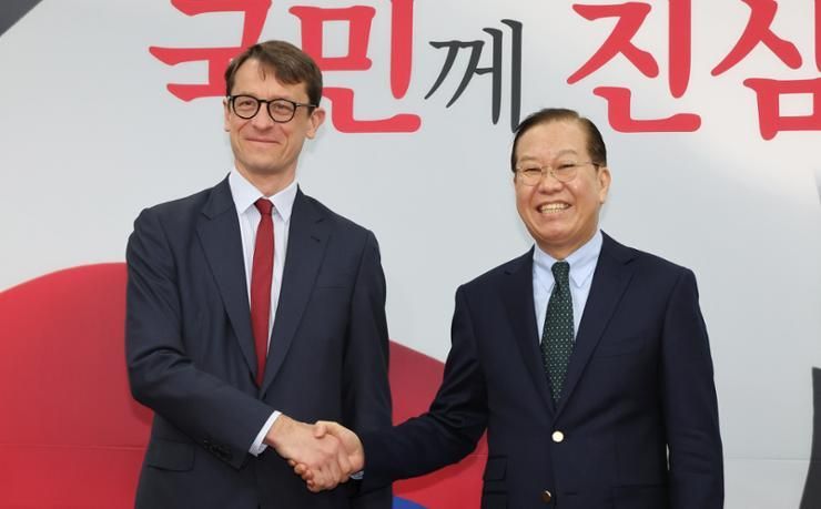 Ruling party leader urges stronger security cooperation in talks with French ambassador
