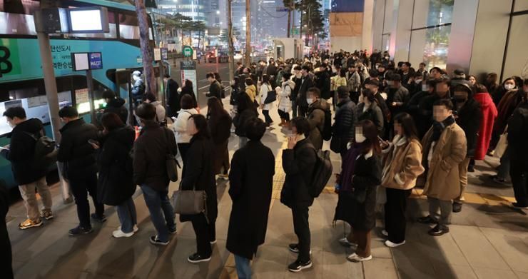 Designated waiting spots cause chaos in bus operations - Vimarsana News
