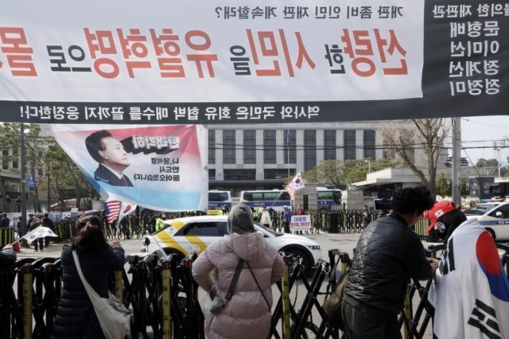 Bukchon residents, business owners hit hard by intensifying protests as Yoon's impeachment ruling nears