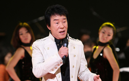 Trot legend Song Dae-kwan dies at 78
