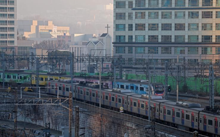 PPP pledges to bury railways running through cities underground for urban redevelopment - Vimarsana News