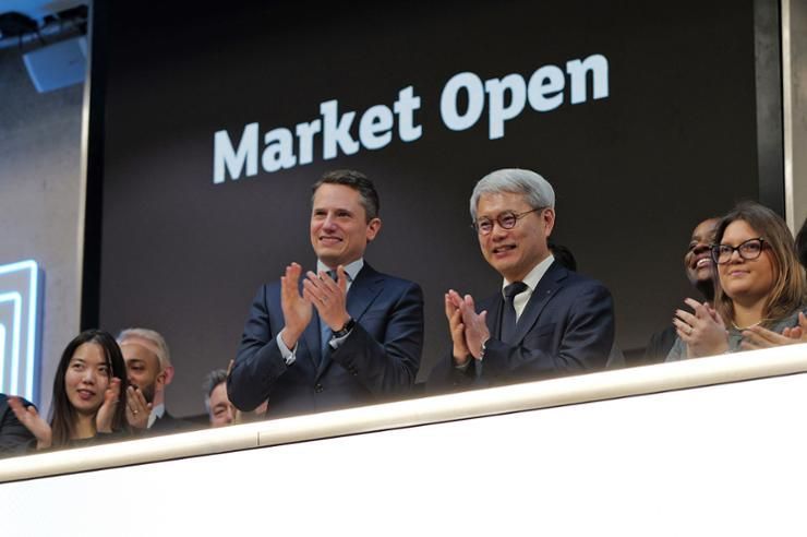 Eximbank chair celebrates LSE bond listing
