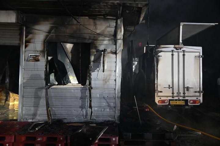 Electric kickboard battery suspected as cause of fire at parcel warehouse - Vimarsana News