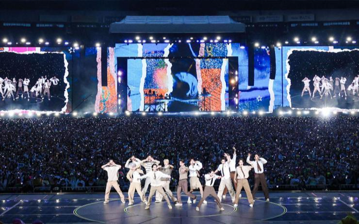 [REVIEW] SEVENTEEN creates electric atmosphere for 72,000 fans at Japan's largest dome - Vimarsana News