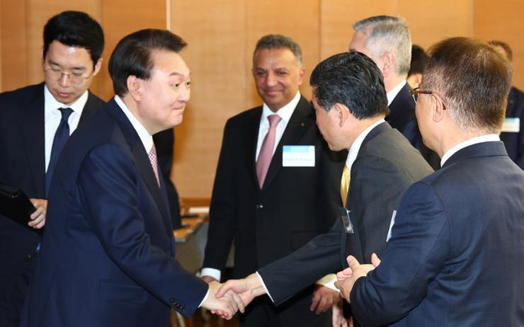 Yoon urges increased foreign investments in Korea for mutual prosperity of free nations - Vimarsana News