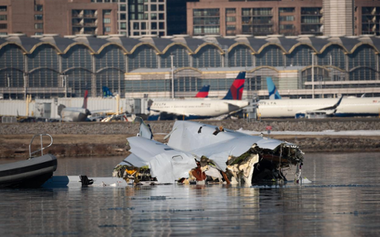 Investigators seek to salvage aircraft after deadly Washington crash