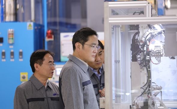 Samsung Electronics keeps top spot in Q1 memory chip market despite downturn