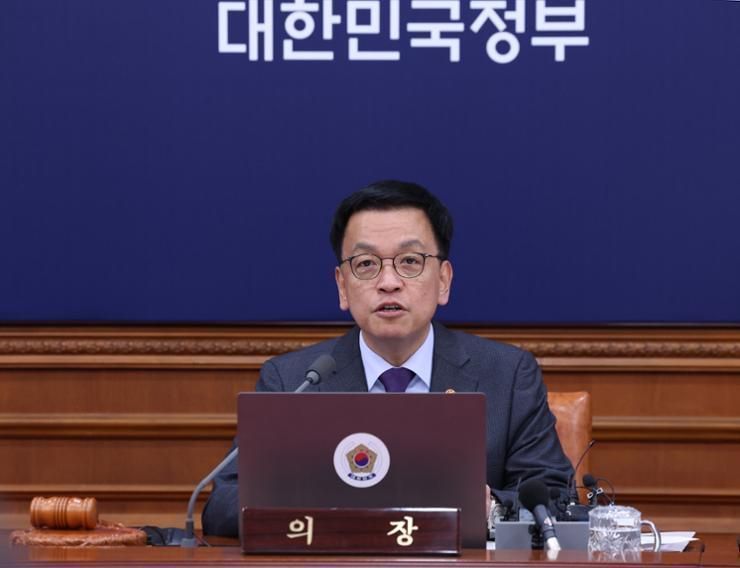 Gov't demands reconsideration of bill on extending high school education subsidy