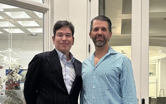 Shinsegae chairman meets Trump Jr. at Mar-a-Lago