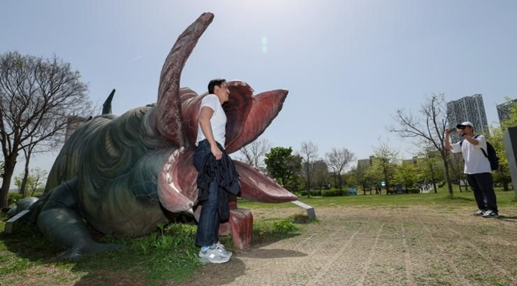 Seoul to remove 'The Host' monster sculpture amid aesthetic concerns, taxpayer backlash - Vimarsana News
