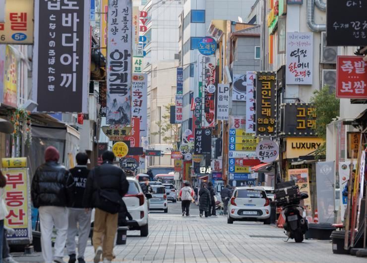 Self-employed workers unhappy with extended Lunar New Year holiday