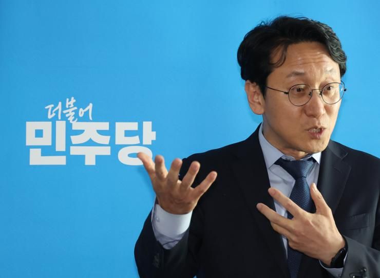 Presidential office, main opposition party blame each other for delayed Yoon-Lee meeting - Vimarsana News