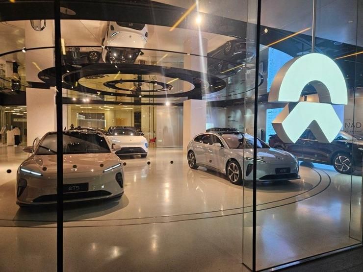 Chinese EV maker NIO flexes muscle at country's tallest skyscraper