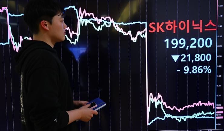 SK hynix is top pick for foreign investors in Q3