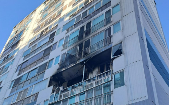 1 dead, 2 injured in apartment fire in Pohang