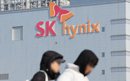 SK hynix's surpasses Samsung Electronics for 1st time in quarterly profit