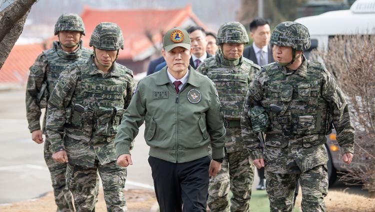 Defense minister under fire for flawed perception on Dokdo - Vimarsana News