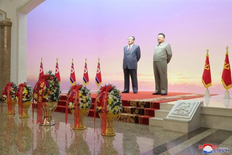 N. Korea marks late leader's birthday with calls for loyalty for Kim Jong-un