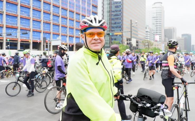 Ride or freeze: cyclist shares advice for biking in winter - Vimarsana News