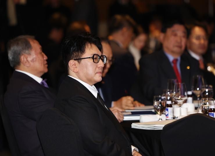 Bourse operator to enhance pre-IPO review after HYBE CEO's windfall profit