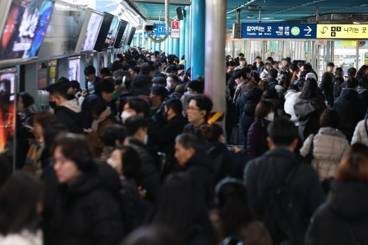 Seoul subway fares to rise amid KORAIL's deficit operations
