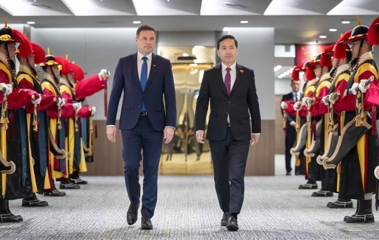 Defense chiefs of S. Korea, Estonia discuss defense, arms cooperation