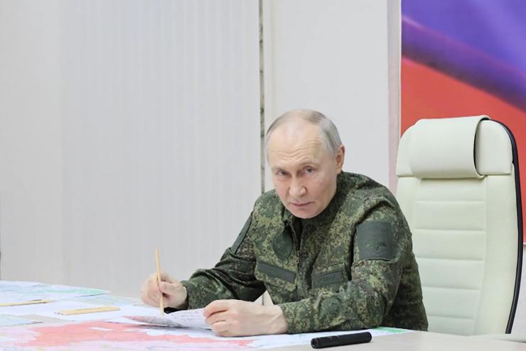 US negotiators to set out Ukraine truce plan to Russia