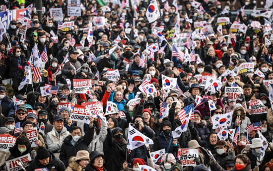Ruling party's approval rating surges despite criminal probe into president