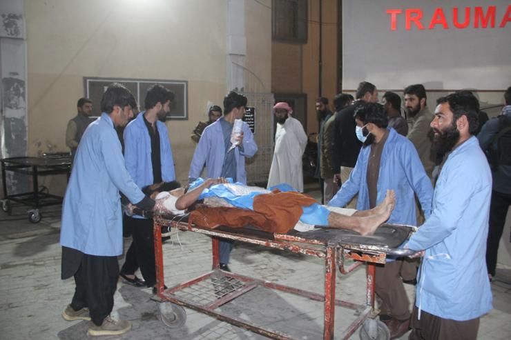At least 25 bodies retrieved from Pakistan train siege
