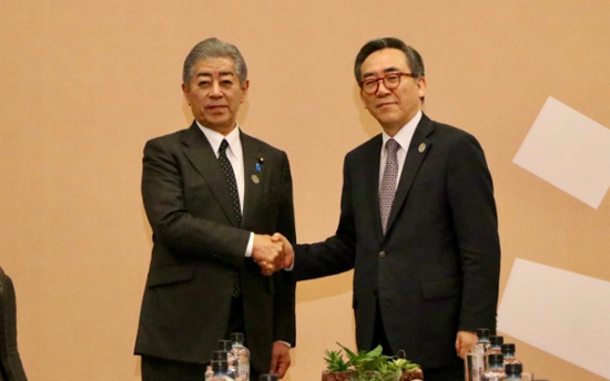 S. Korea, Japan's FMs hold talks on bilateral ties, N. Korea