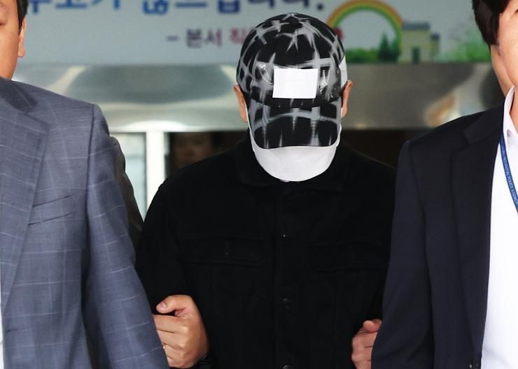 Police officer admits to leaking investigation report into late actor Lee Sun-kyun - Vimarsana News