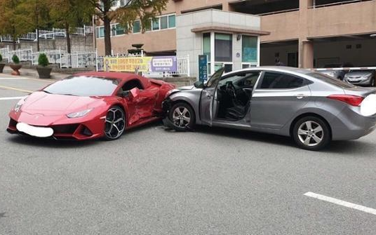 Avante crashes into Lamborghini, fueling insurance speculations