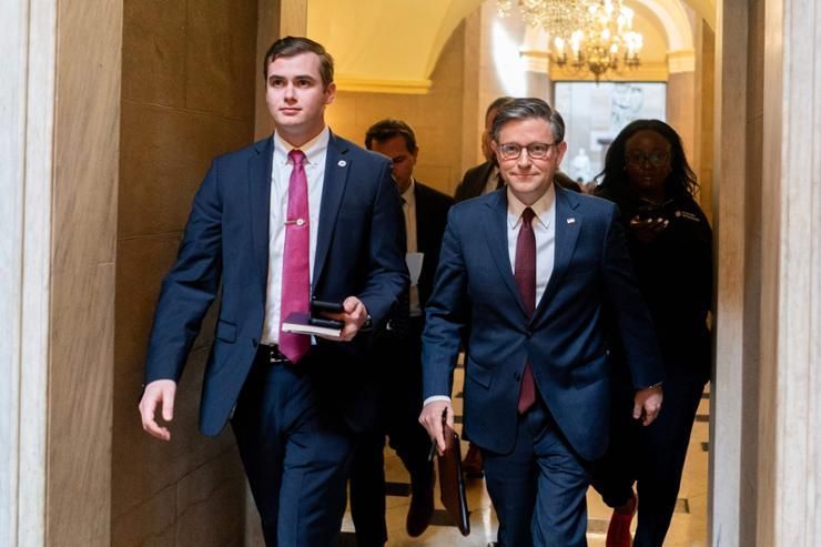 US House passes billions in aid for Ukraine and Israel after months of ...