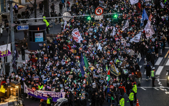 Gov't to review petitions accusing foreign nationals of joining anti-Yoon rallies