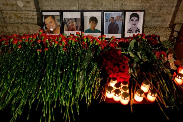 Aviation experts say Russia's air defense fire likely caused Azerbaijan plane crash as nation mourns