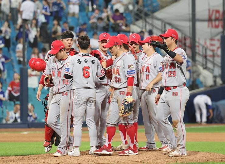 KBO regular season resumes with battle between top 2 clubs - The Korea ...