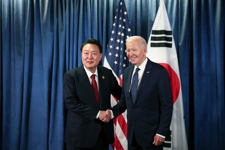 Yoon, Biden hold farewell summit in Peru