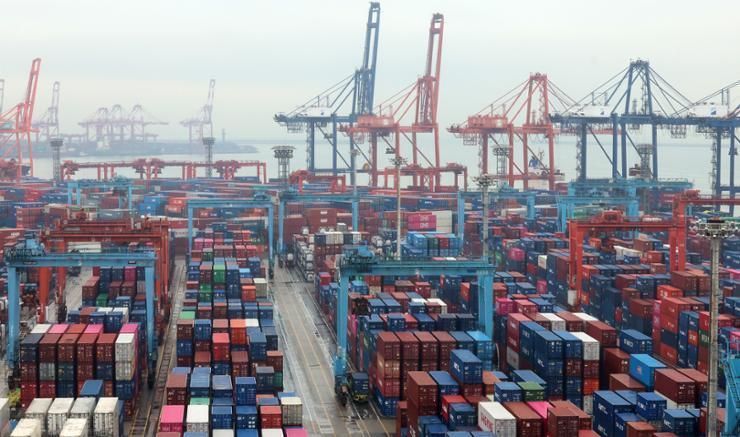 BOK slashes Korea's 2025 growth outlook to 1.5% from 1.9%