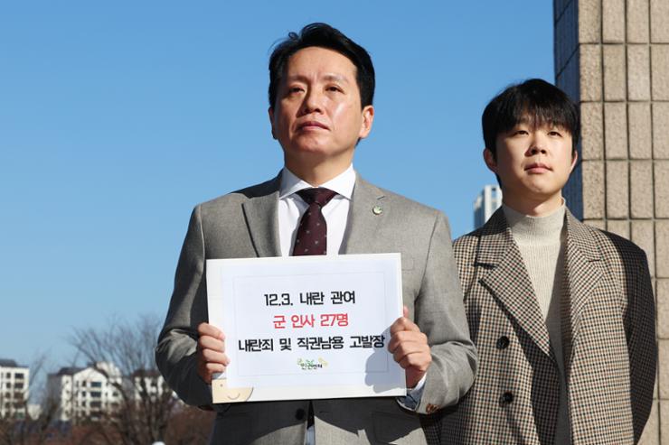 Prosecutors raid military intelligence command in martial law probe