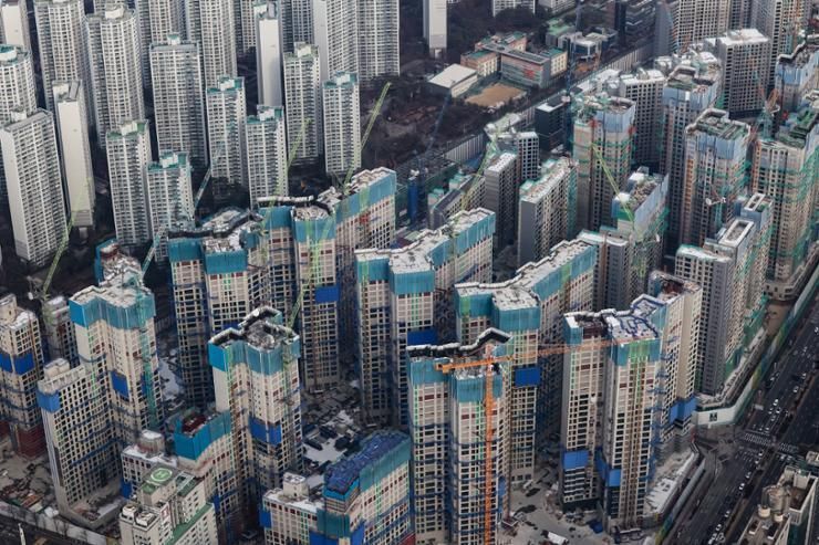 Buying home in Seoul takes 13 years of saving every penny, report finds
