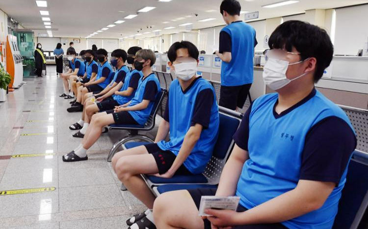 Korea considers drafting orphans, N. Korean defectors amid population decline - Vimarsana News