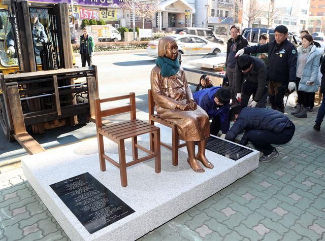 Police reinforce patrol near girl statue in Busan after vandalisms involving Sushi, Japanese beer - Vimarsana News