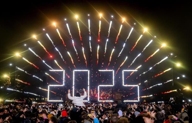 World greets 2025 after sweltering year of Olympics, turmoil and Trump