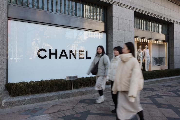 Luxury goods sales at department stores rise despite economic downturn