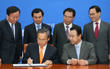 Rival parties agree to pass budget bill before deadline