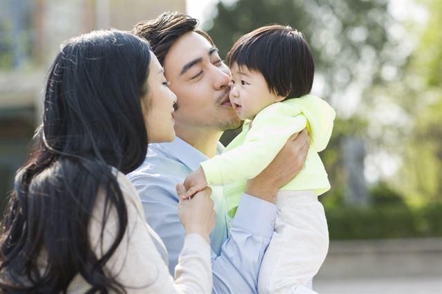Korea to have more fathers take parental leave amid low births