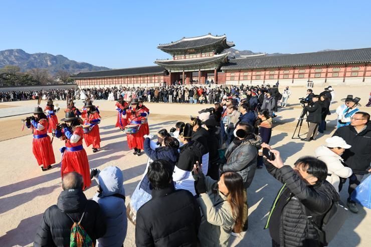 Korea likely to introduce visa-free travel for Chinese tour groups next year
