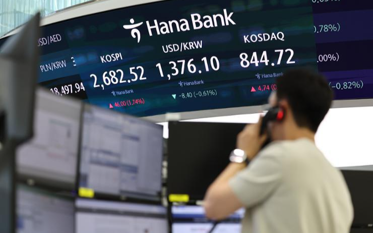 Can struggling KOSPI exceed 3,000 in 2024? 