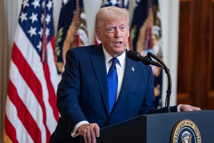 Donald Trump talks so much that White House stenographers and everyone else is struggling to keep up